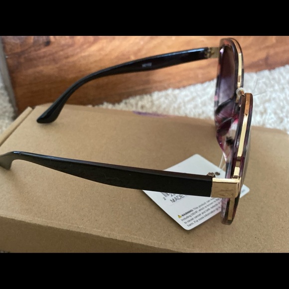 Large Cat Eye Sunglasses - Picture 2 of 3